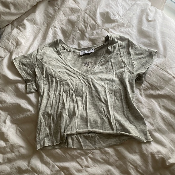 NWT - Twenty5A Women’s Cropped V-neck Top Size S - Picture 2 of 12